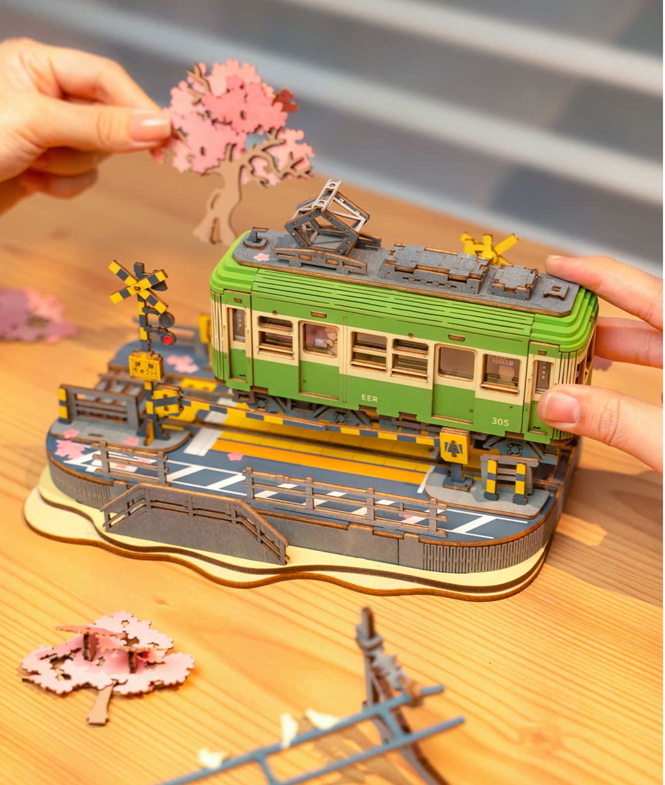 Robotime Rolife Wood Crafts Home Decoration Items DIY Kit TGS02 Sakura Journey Model Kit Gift Set 3D Wooden Puzzles