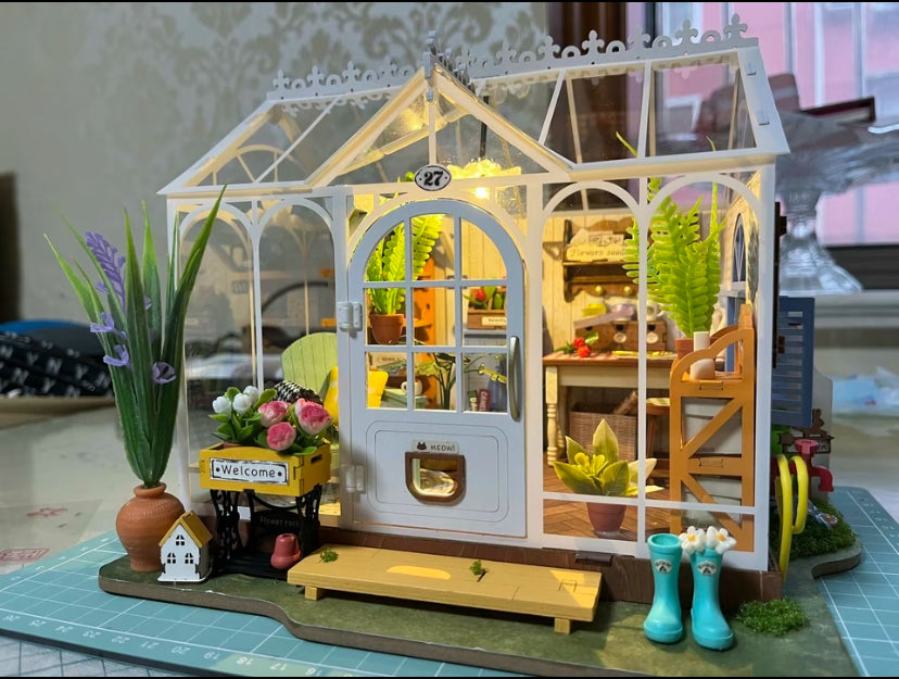 Robotime Rolife Handmade Kit DG163 Dreamy Garden House 3D Wooden Puzzles DIY Miniature Dollhouse