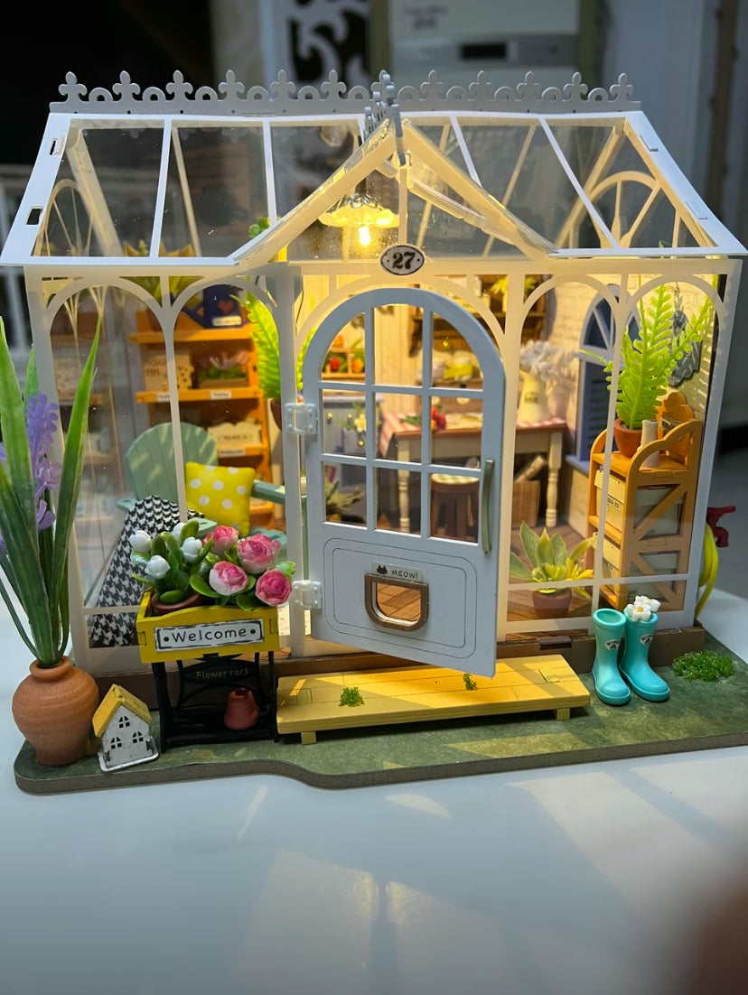 Robotime Rolife Handmade Kit DG163 Dreamy Garden House 3D Wooden Puzzles DIY Miniature Dollhouse