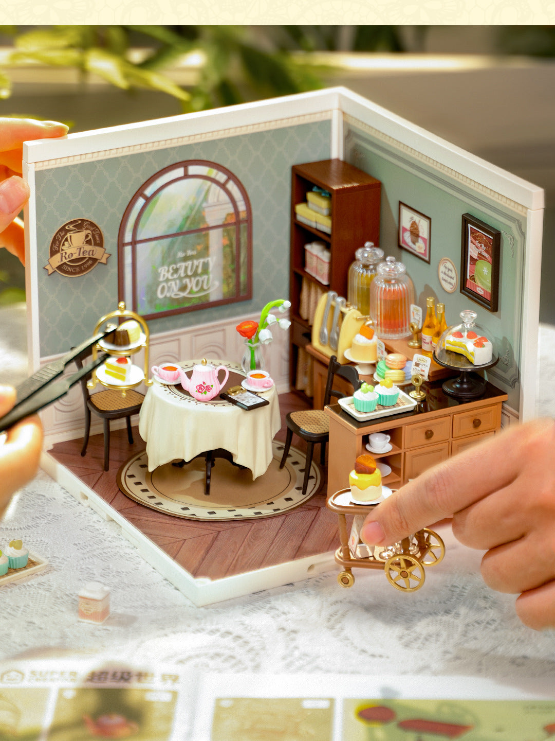 DW011 Thé de l'après-midi Robotime Mini Dollhouse Kit de maison miniature à monter soi-même avec accessoires